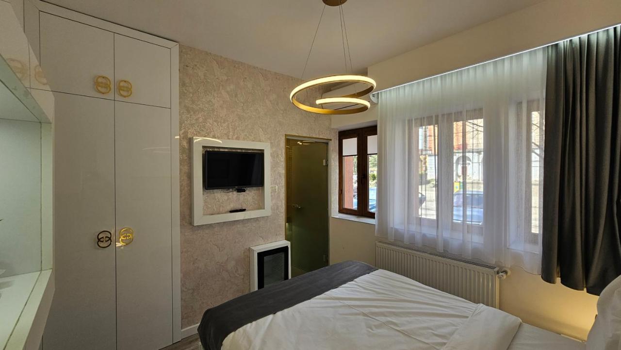 Colt De Rai Resita Bed and Breakfast Exteriör bild