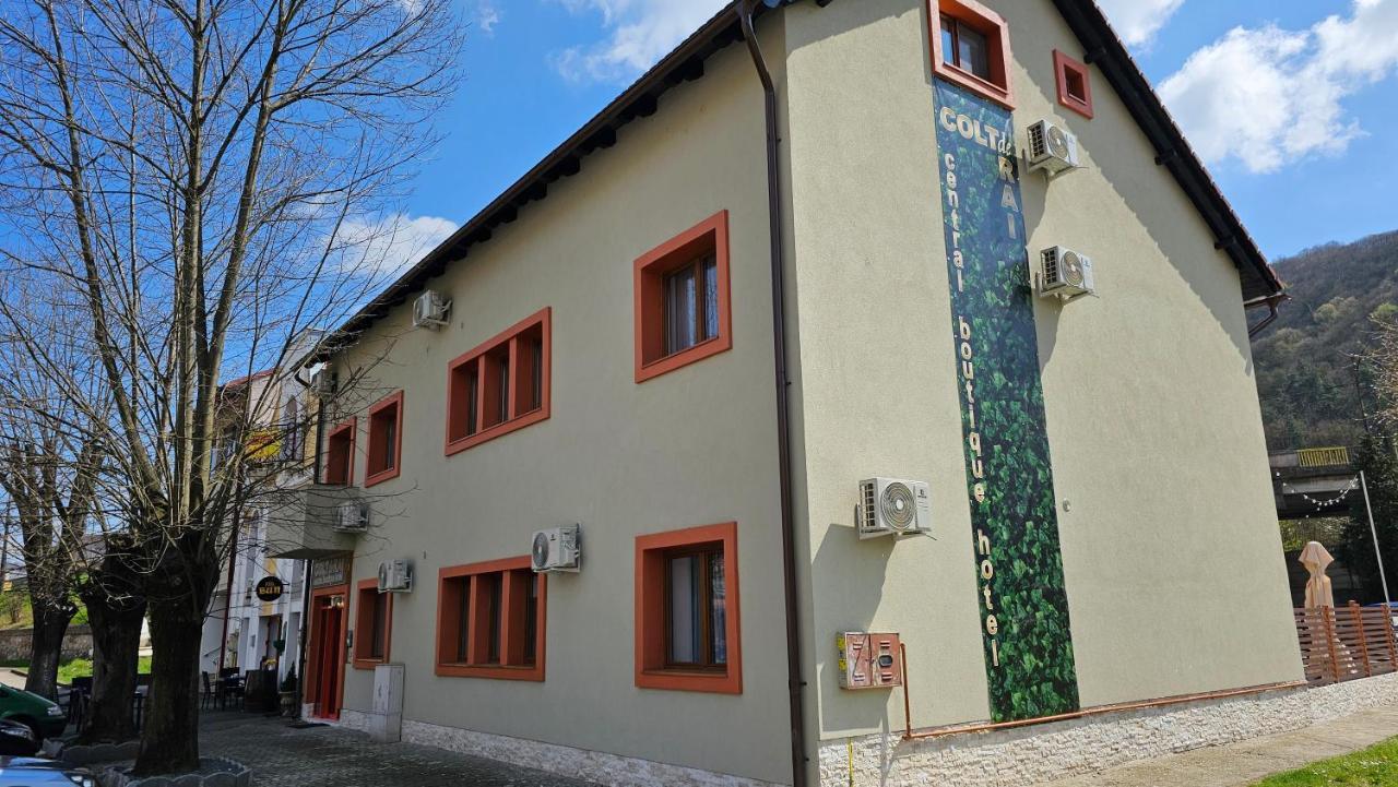 Colt De Rai Resita Bed and Breakfast Exteriör bild