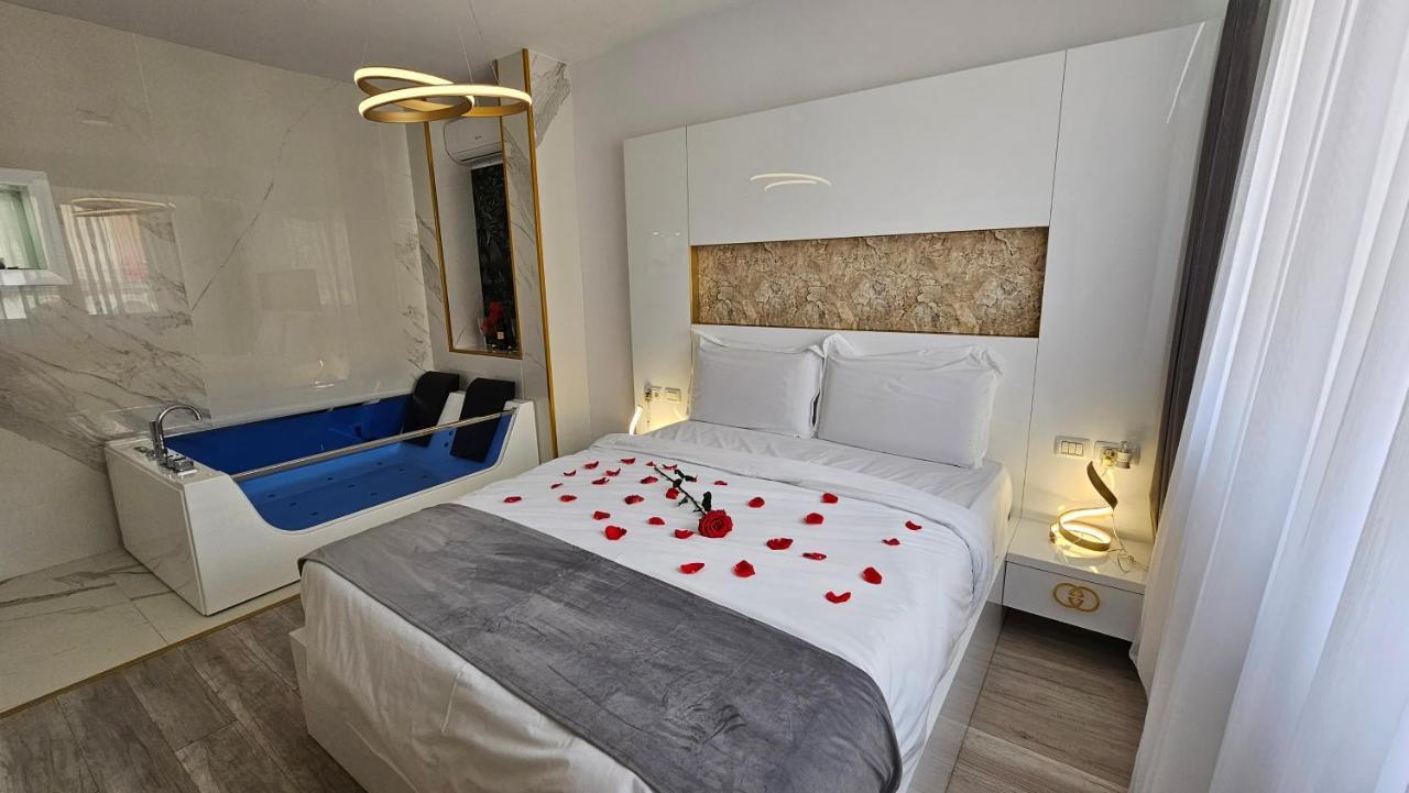 Colt De Rai Resita Bed and Breakfast Exteriör bild